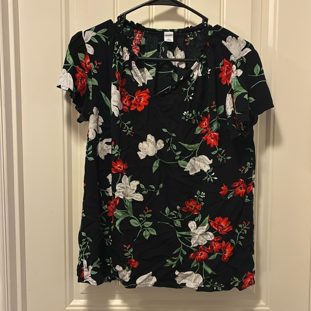 Old Navy (2) L Shirt Top Black-Res Floral Short Sleeve V Neck Casual Womens